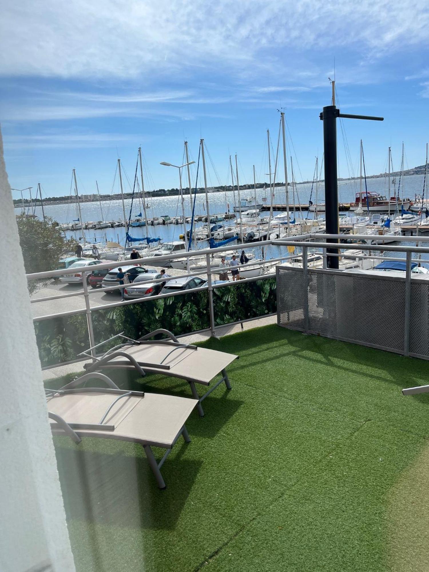 Hotel A La Voile Blanche Bouzigues Exterior foto